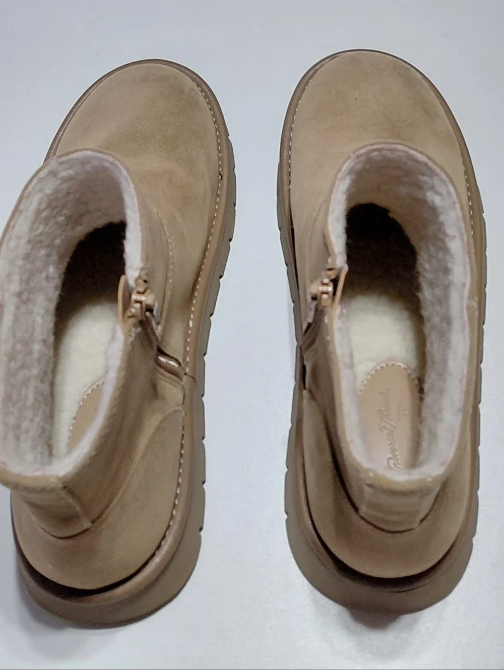 UNIVERSAL THREAD Women's Tan Shearling Lined Boot Size 7